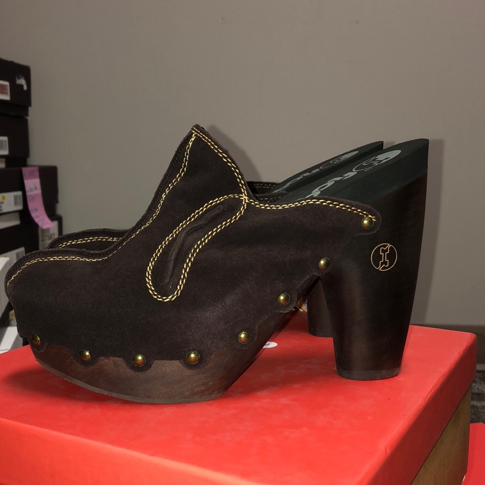 NEW Flogg mule wooden clog